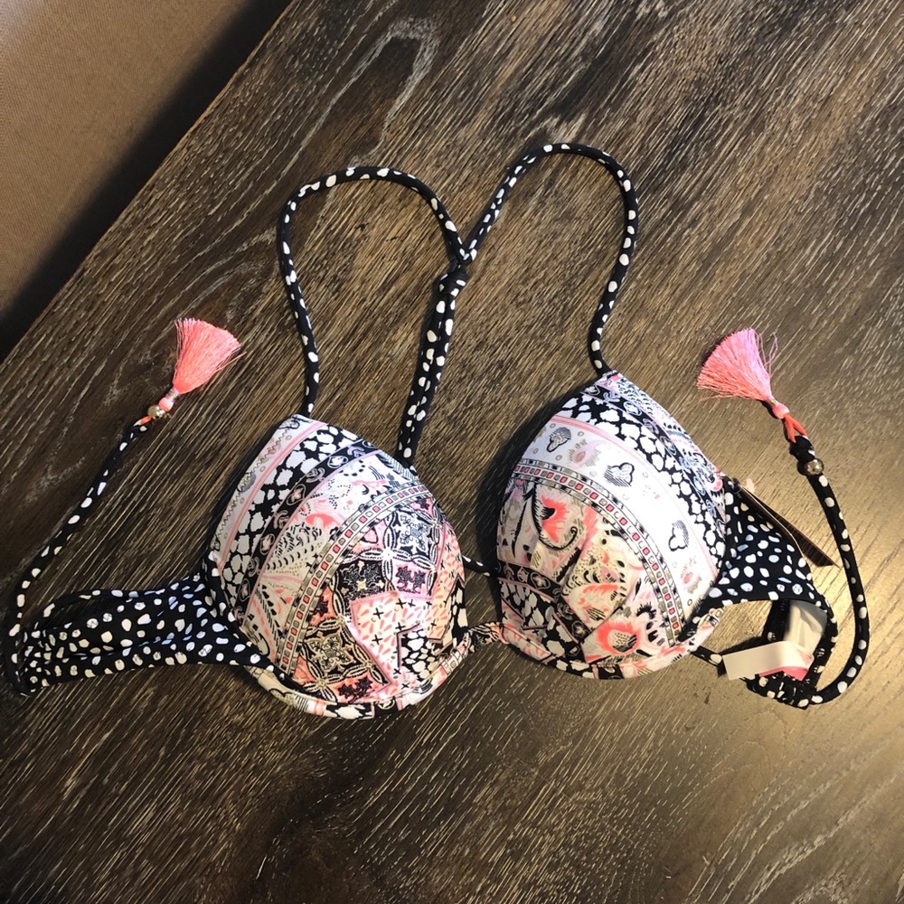 Victoria’s Secret bikini top - NWT